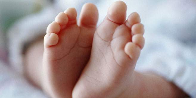 Dördüncü kattan düşen bebek öldü