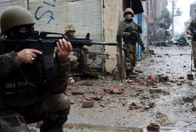 Vali devre dışı, komuta askerde