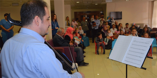 Bursa’da çocuk hastalara senfoni konseri
