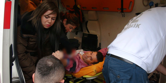 Bir kez daha eski nişanlısının hedefi oldu