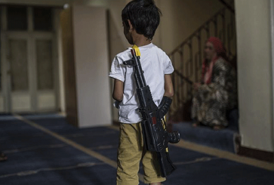 Oyuncak görünümlü silah ve çakmaklara yasak yolda