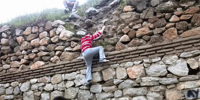 Bursa’da yürekleri ağızlara getiren tırmanış