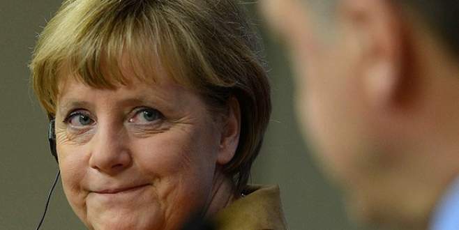 Merkel, Almanya’nın ‘Erdoğan şiiri’ ile ilgili kararını açıkladı