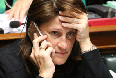 Baskılara dayanamadı