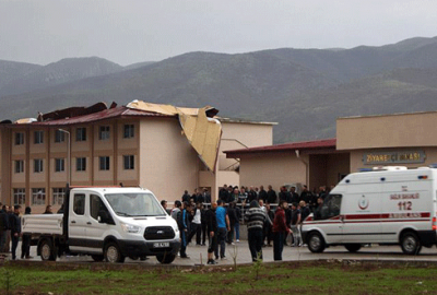 Cezaevinin çatısı çöktü!