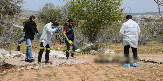 Molozların arasında cesedi bulundu