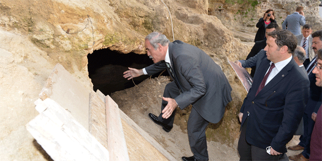 2500 yıllık sur restorasyonu, Bursa´nın tünellerini ortaya çıkardı