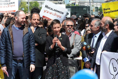 4 akademisyene tahliye kararı verildi