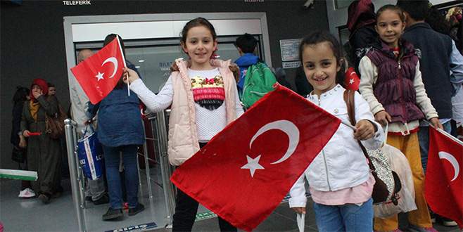 Bursa’da çocukların teleferik keyfi