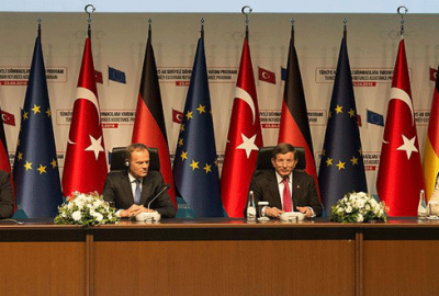 Davutoğlu: Geri Kabul Anlaşması vize muafiyetiyle birlikte uygulanır