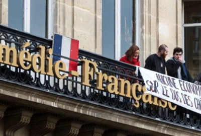 Eylemcilerden tiyatro işgali