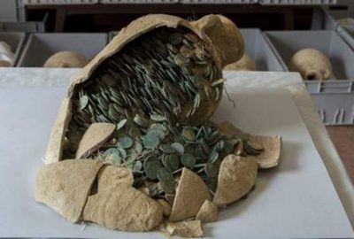 Su borularını tamir eden işçiler 600 kilo altın buldu!