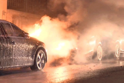 6 aracı kundakladılar!