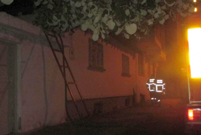 Ziynet eşyasını kurtarmak isterken canından oldu