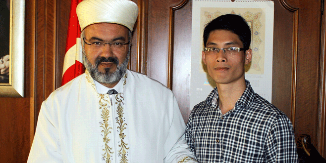Vietnamlı ateist genç Bursa’da Müslüman oldu