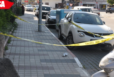 Bebek arabasından düşen çanta paniğe neden oldu