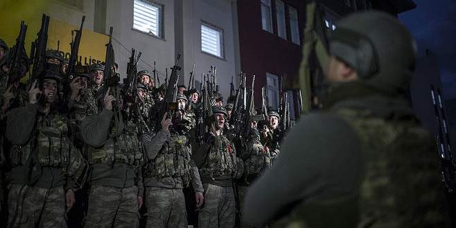 Tekbir, dua ve ‘komando andı’ ile yola çıktılar