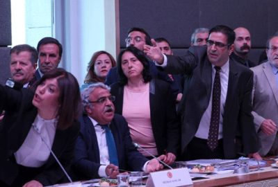 HDP’li milletvekilleri TBMM Anayasa Komisyonu’nu terk etti