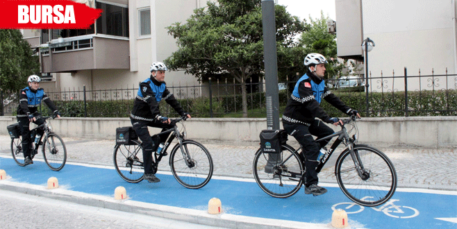 Bisikletli zabıtalar iş başında