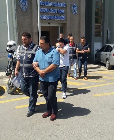 Önce Faizle Borçlandırdılar Sonra Tehditle Almaya Çalıştılar İzmir’de, kefil olduğu arkadaşından dolayı faizle borçlanan ve borcu ödemesi