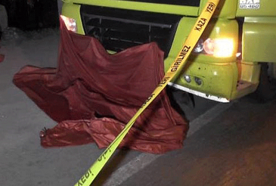 TIR’ın çarptığı bisiklet sürücüsü hayatını kaybetti