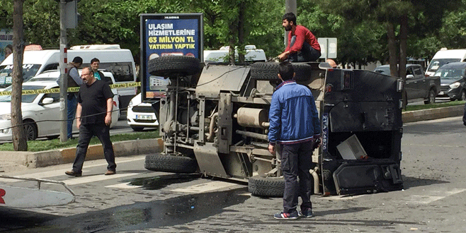 Zırhlı polis aracı takla attı