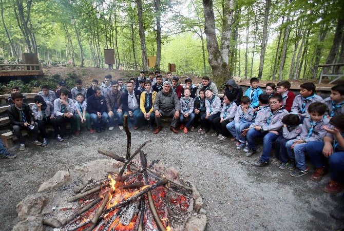 Kocaeli Büyükşehir Belediye Başkanı İbrahim Karaosmanoğlu, Diriliş Kampının ilk konuklarıyla