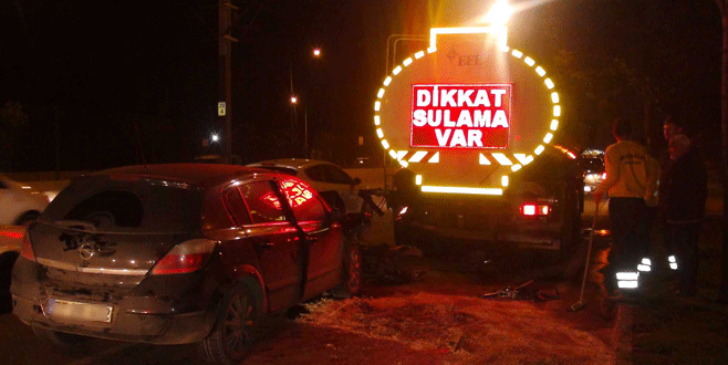 Bursa’da otomobil tankere çarptı: 2 yaralı