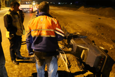 Bursa’da otomobil kanala düştü: 2 yaralı