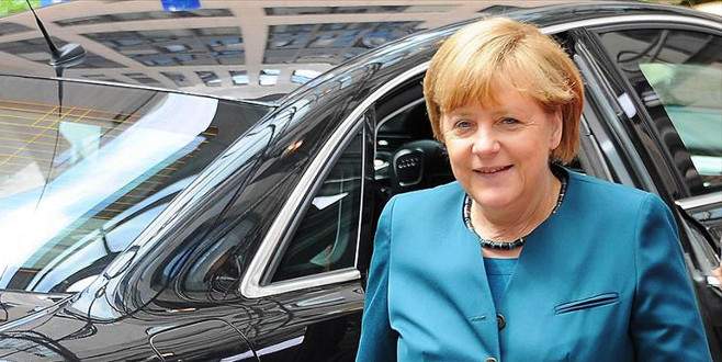 Almanların üçte ikisi Merkel’i istemiyor