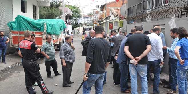 Çocukların kavgasına büyükler de karıştı: 12 yaralı