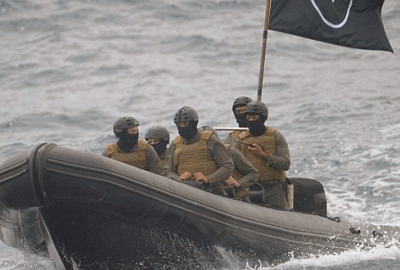 Cannes’ta korkutan bayrak