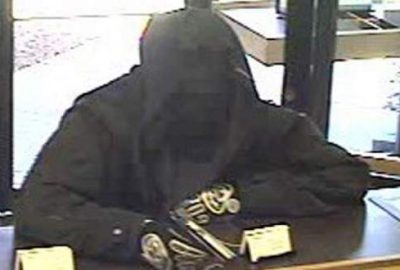 Yaşlı kadın 21 saatte 3 banka soydu