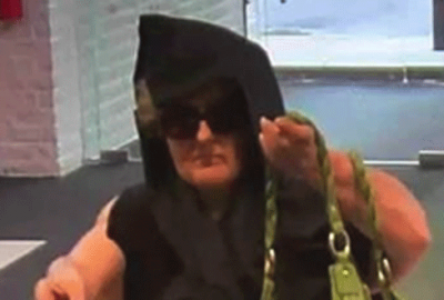 Yaşlı kadının banka ‘sevgisi’