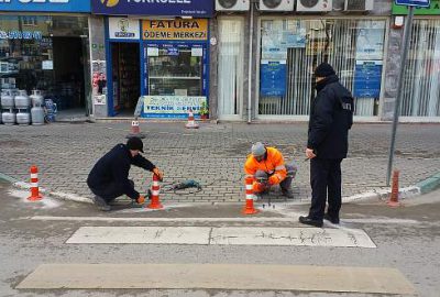 Engelli kaldırımlarına araç park edenlere ceza