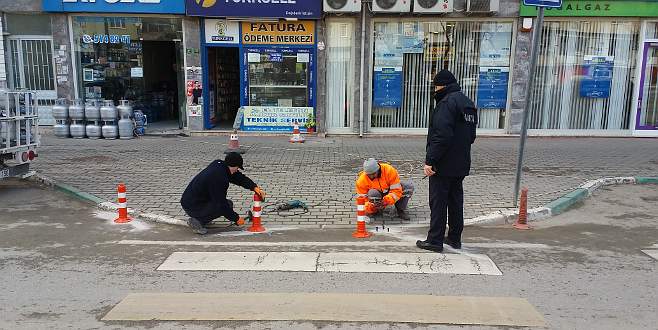 Engelli kaldırımlarına araç park edenlere ceza
