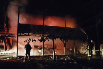 Konteyner ev alev alev yandı