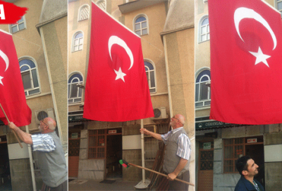 Şehit babasının bayrak sevgisi