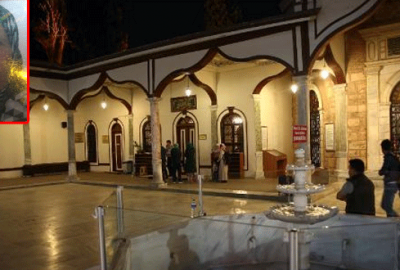 Tarihi camide namaz kılarken hayatını kaybetti