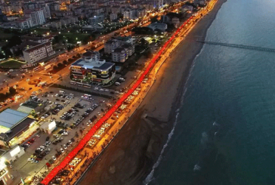 1919 metrelik Türk bayrağı ile yürüyüş