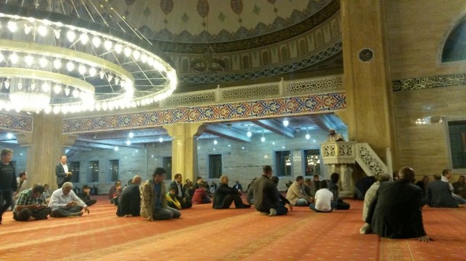 Tatvan’da Berat Kandili Coşkusu Tatvan’da Berat Kandili Coşkusu