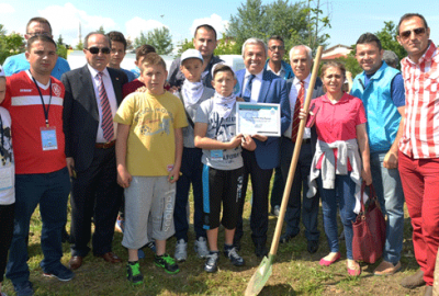 Barış ve kardeşlik için fidan diktiler