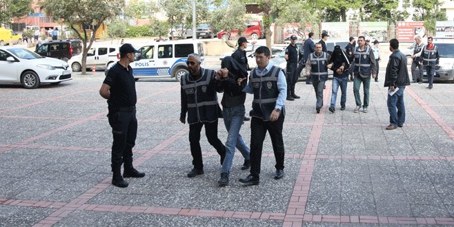 Bursa’da uyuşturucu tacirlerine şafak baskını