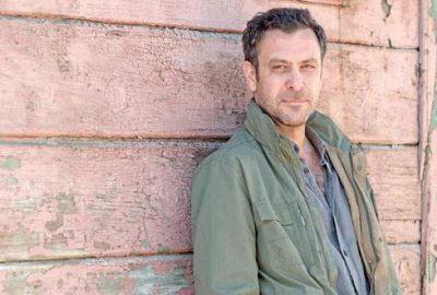 Kendi hikayesini yazdı