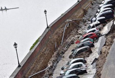 Yol arabaları yuttu!