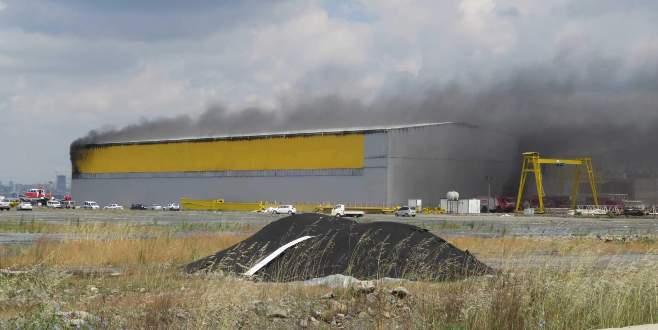 Tuzla tersaneler bölgesinde yangın