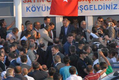 Cumhurbaşkanı ve Başbakan’dan Dürümlü’ye ziyaret