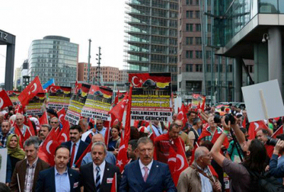 Gurbetçiden ‘soykırım’ protestosu