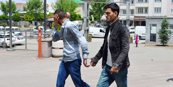 Bursa’da kaçan araçta uyuşturucu çıktı, 4 kişi tutuklandı