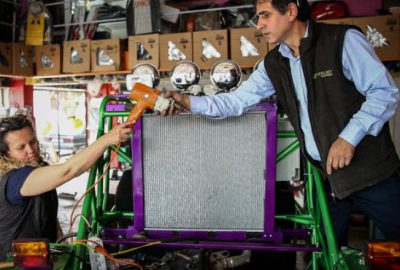 Hurda parçalarla ‘uçan canavar’ yaptılar